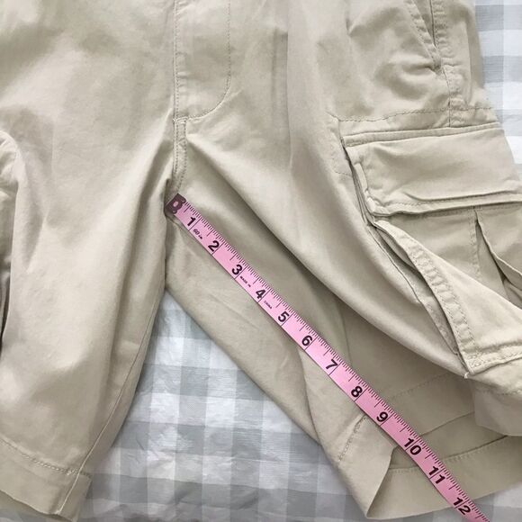 NWT Old Navy shorts Cargo shorts tan beige 28 Lived-in straight style stretch - Picture 5 of 9